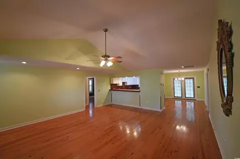 Living - 669 George Washington Trl, Georgetown, SC 29440 photo 2 of 3