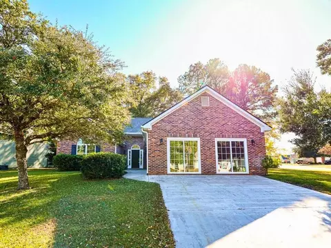 104 Jessica Lakes Dr, Conway, SC 29526