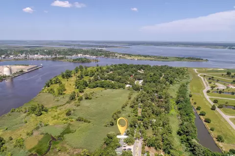 View/Area - 610 Bayview Dr, Georgetown, SC 29440 photo 3 of 10