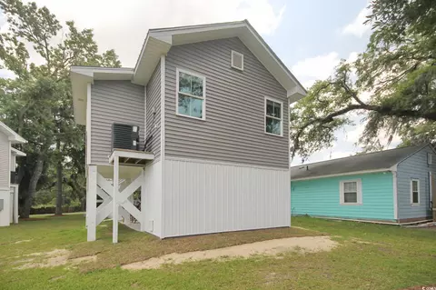 Exterior - 610 Bayview Dr, Georgetown, SC 29440 photo 7 of 8