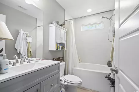 Bath - 610 Bayview Dr, Georgetown, SC 29440 photo 1 of 2