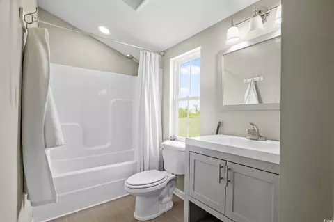 Bath - 610 Bayview Dr, Georgetown, SC 29440 photo 2 of 2