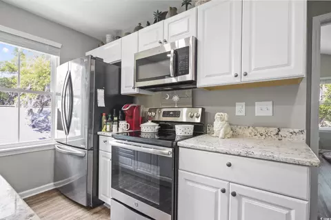 Kitchen - 610 Bayview Dr, Georgetown, SC 29440 photo 3 of 4