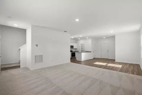 Living - 458 Castillo Dr, Loris, SC 29569 photo 5 of 7