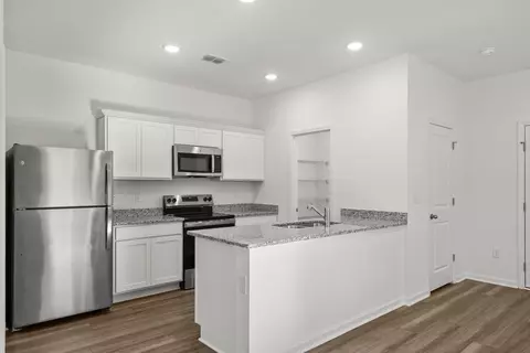 Kitchen - 458 Castillo Dr, Loris, SC 29569 photo 1 of 5