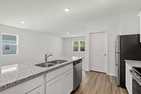 Kitchen - 458 Castillo Dr, Loris, SC 29569 photo 5 of 5