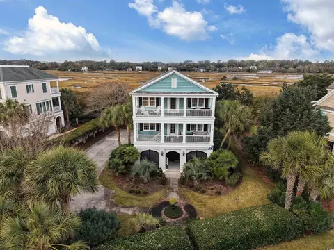10 Sea Oats Cir, Pawleys Island, SC 29585
