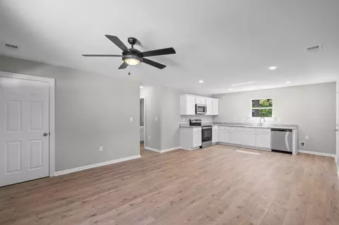 Living - 210 Nu-shell St, Georgetown, SC 29440 photo 3 of 5