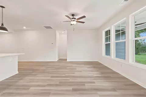 Living - 113 Cascade Dr, Conway, SC 29527 photo 2 of 4