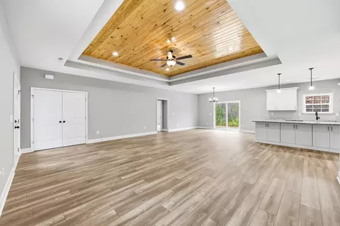 Living - 7877 E Highway 19, Loris, SC 29569 photo 2 of 4