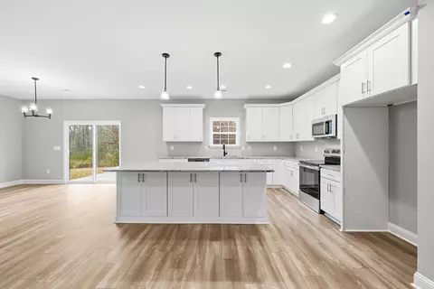Kitchen - 7877 E Highway 19, Loris, SC 29569 photo 3 of 3