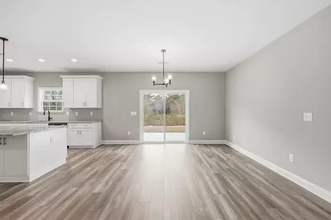 Living - 7879 E Highway 19, Loris, SC 29569 photo 5 of 5