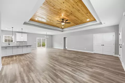 Living - 7879 E Highway 19, Loris, SC 29569 photo 2 of 5