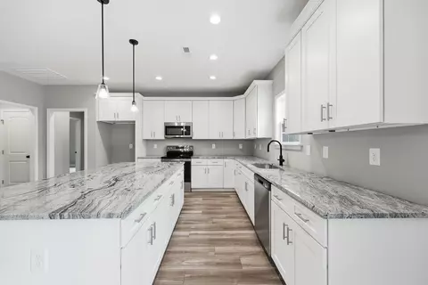 Kitchen - 7879 E Highway 19, Loris, SC 29569 photo 2 of 2