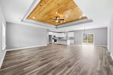 Living - 7879 E Highway 19, Loris, SC 29569 photo 1 of 5