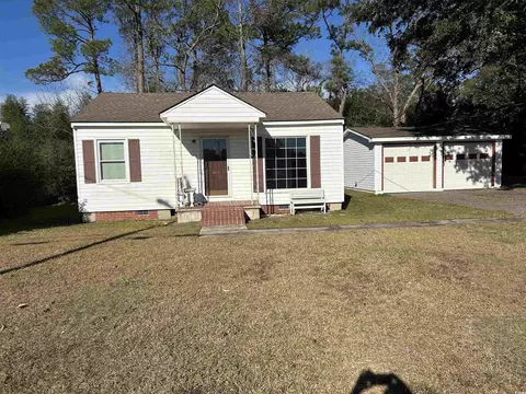 404 E Andrews St, Hemingway, SC 29554