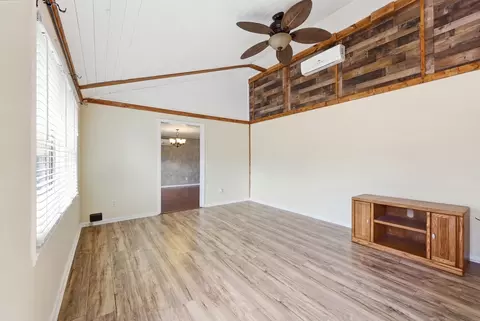 Living - 20338 Choppee Rd, Hemingway, SC 29554 photo 2 of 2
