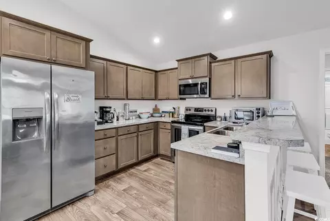 Kitchen - 82 Desurrency Ct, Georgetown, SC 29440 photo 2 of 2