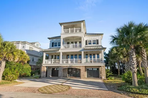 1027 Norris Dr, Pawleys Island, SC 29585