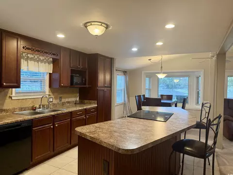 381 Sanddollar Dr, Surfside Beach, SC 29575 photo 3