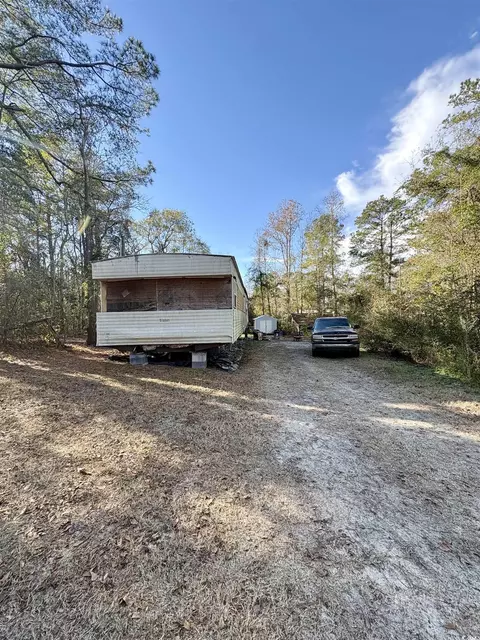 951 Saint John Rd, Galivants Ferry, SC 29544