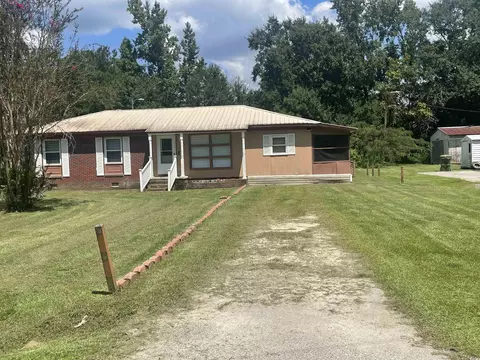 704 W Alder St, Andrews, SC 29510