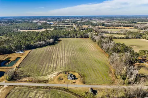 7557 E Highway 19, Loris, SC 29569
