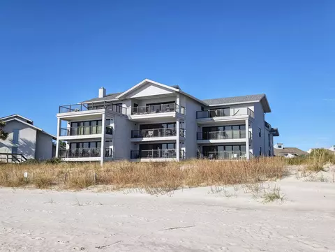 647 Norris Dr, Pawleys Island, SC 29585