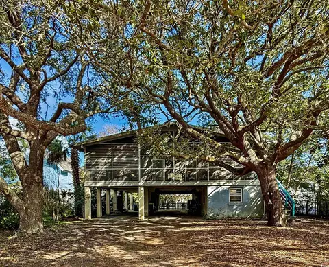 137 Eutaw Ln, Pawleys Island, SC 29585