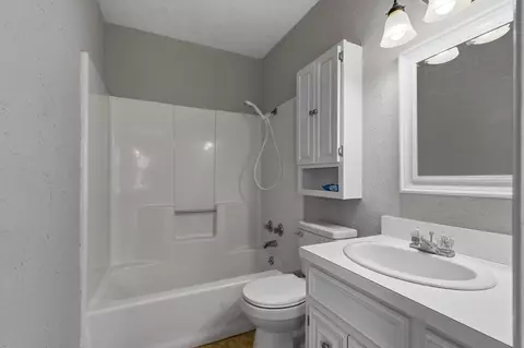 Bath - 305 Watson St, Conway, SC 29527 photo 2 of 2