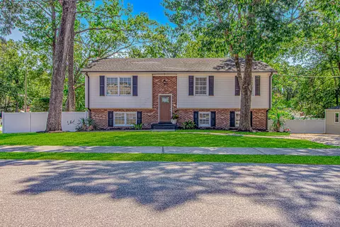 313 N Poplar Dr, Surfside Beach, SC 29575