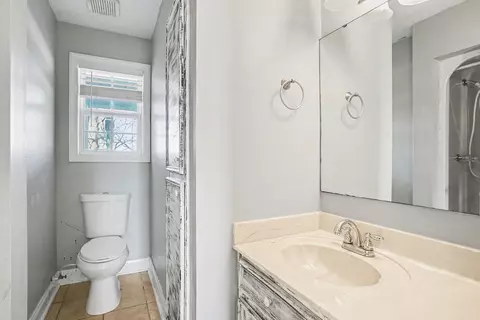 Bath - 1897 Heritage Rd, Loris, SC 29569 photo 1 of 2