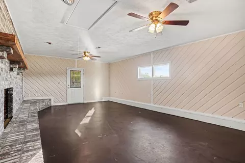 Living - 1897 Heritage Rd, Loris, SC 29569 photo 3 of 6