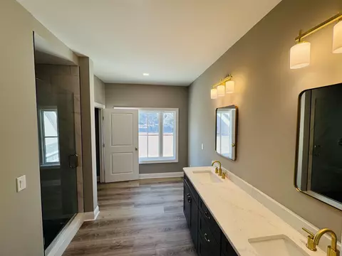Bath - 825 Commanders Island Dr, Georgetown, SC 29440 photo 2 of 4