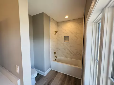 Bath - 825 Commanders Island Dr, Georgetown, SC 29440 photo 3 of 4
