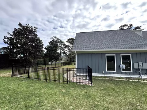 Exterior - 825 Commanders Island Dr, Georgetown, SC 29440 photo 3 of 10