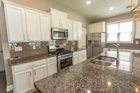 Kitchen - 372 Firenze Loop, Myrtle Beach, SC 29579 photo 2 of 4