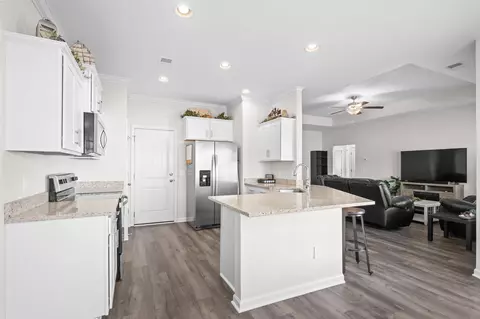 Kitchen - 447 Honeyhill Loop, Conway, SC 29526 photo 1 of 5