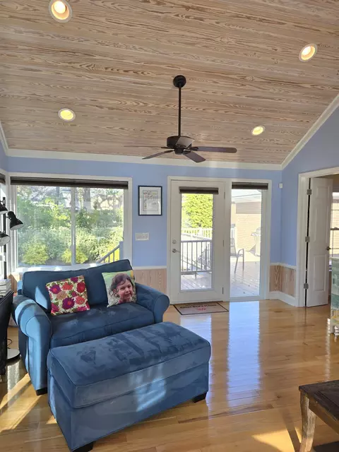 613 N 7th Ave, Surfside Beach, SC 29575 photo 4