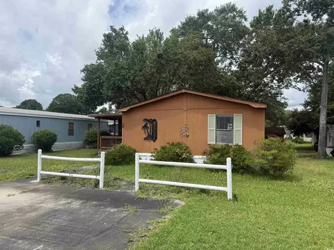 19 Poolside Dr, Murrells Inlet, SC 29576