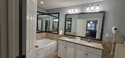 Bath - 223 Double Eagle Dr, Myrtle Beach, SC 29575 photo 2 of 4