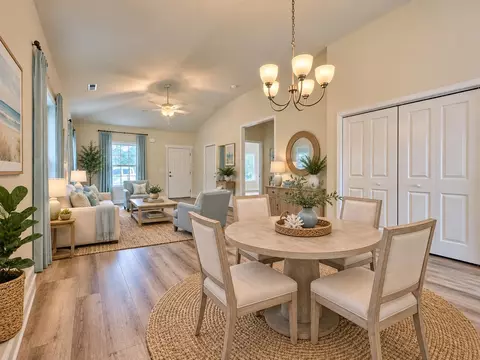 Dining - 1211 Cherry St, Conway, SC 29527 photo 1 of 2