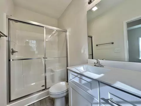 Bath - 1211 Cherry St, Conway, SC 29527 photo 2 of 3