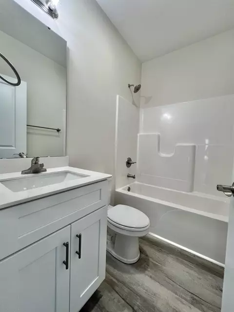 Bath - 1211 Cherry St, Conway, SC 29527 photo 3 of 3