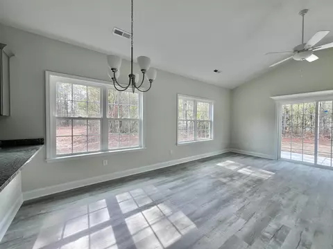 Living - 1025 Flag Patch Rd, Loris, SC 29569 photo 2 of 3
