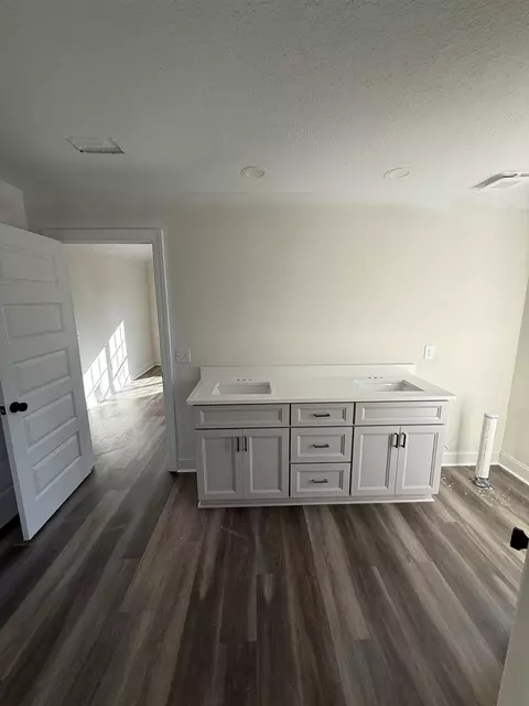 Bath - 370 Three Curve Rd, Loris, SC 29569 photo 2 of 5