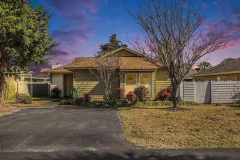 718 Live Oak Dr, North Myrtle Beach, SC 29582