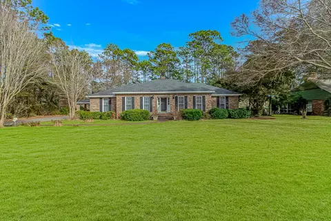 119 University Cir, Conway, SC 29526