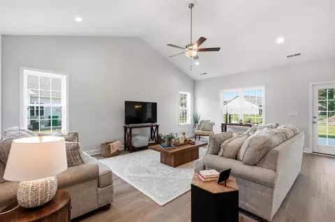 Living - 302 Chaff Ct, Georgetown, SC 29440 photo 1 of 2
