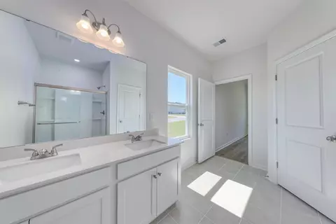 Bath - 159 Bolsin Ct, Conway, SC 29526 photo 4 of 5